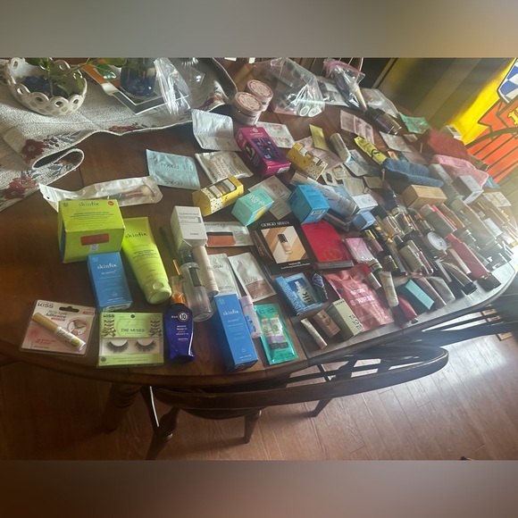 Makeup Mystery Bundle - Picture 5 of 15